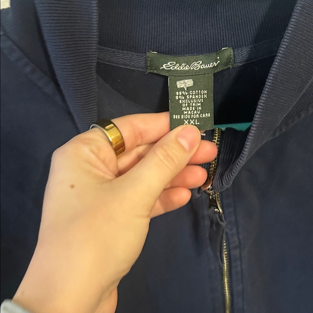 Eddie Bauer Women’s Navy Zip up - Picture 4 of 4